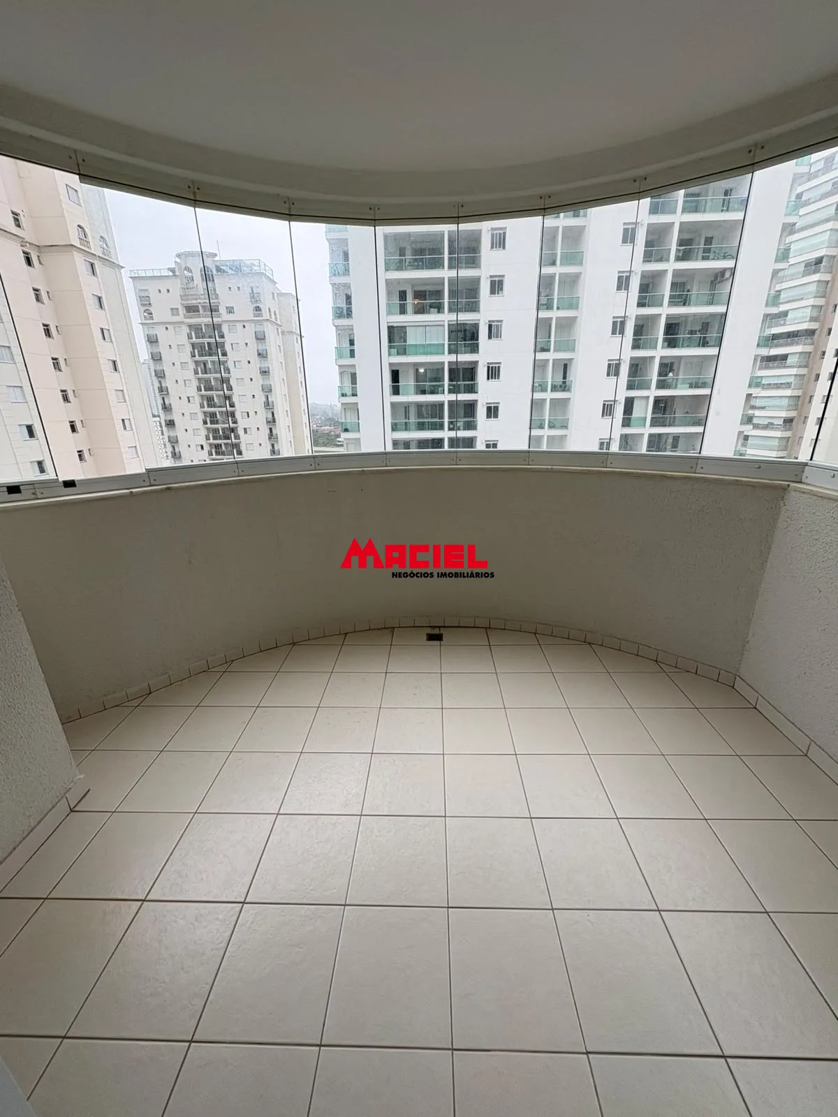 Alugar Apartamento / Padr&atilde;o em S&atilde;o Jos&eacute; dos Campos R$ 4.400,00 - Foto 1