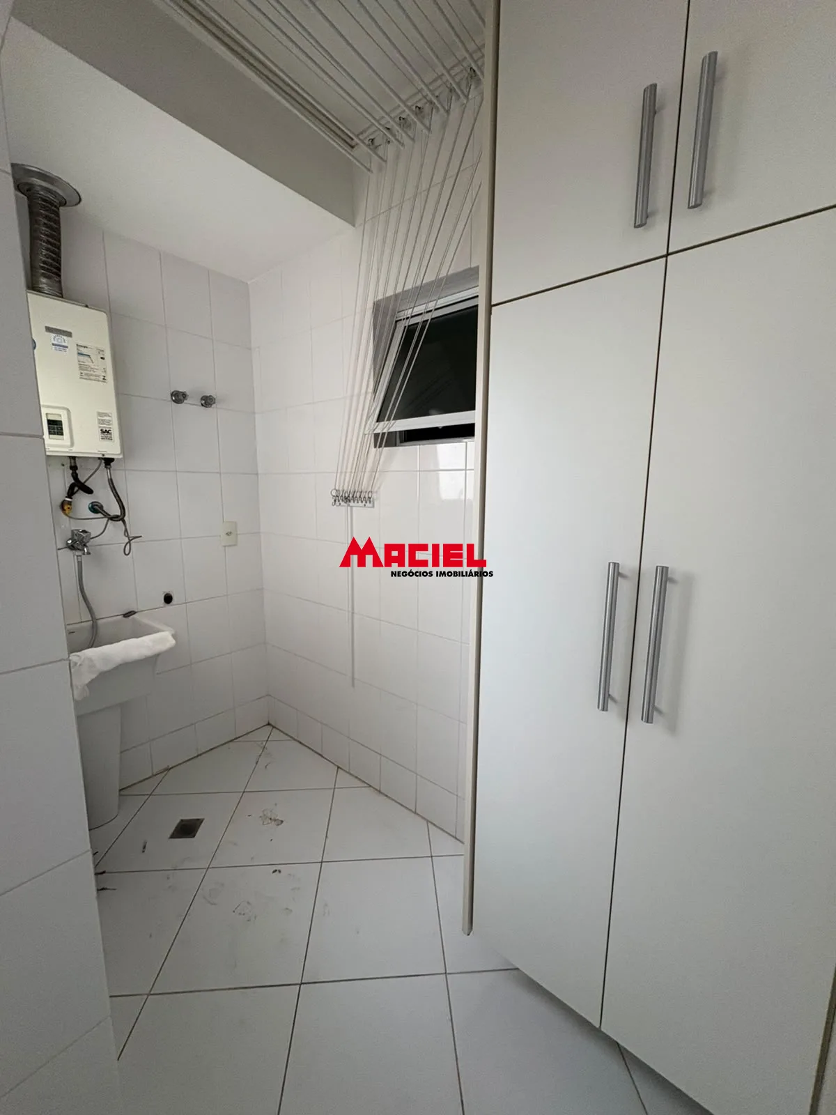 Alugar Apartamento / Padr&atilde;o em S&atilde;o Jos&eacute; dos Campos R$ 4.400,00 - Foto 7
