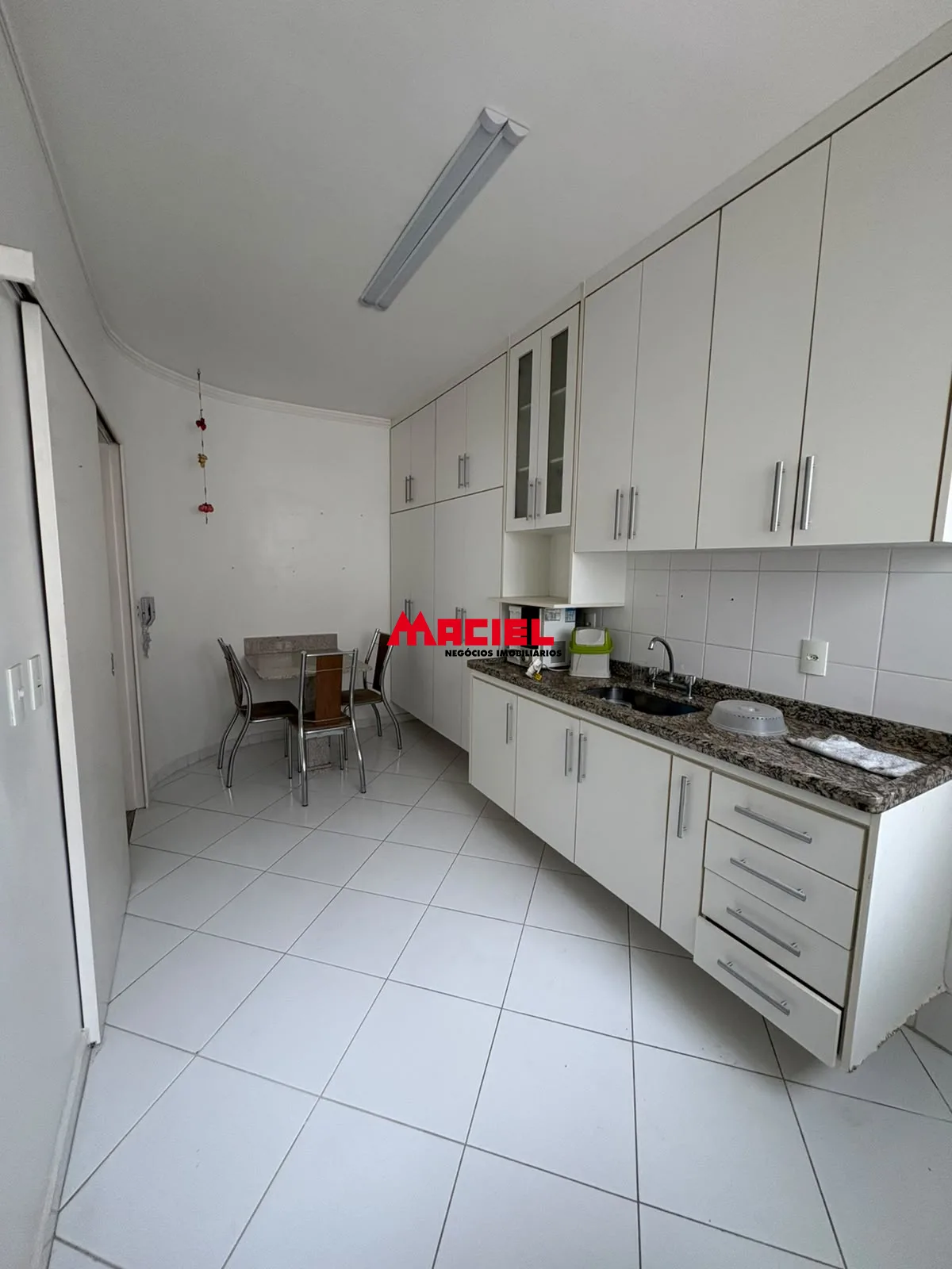 Alugar Apartamento / Padr&atilde;o em S&atilde;o Jos&eacute; dos Campos R$ 4.400,00 - Foto 8