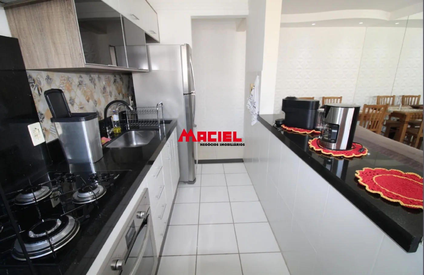 Alugar Apartamento / Padr&atilde;o em S&atilde;o Jos&eacute; dos Campos R$ 1.700,00 - Foto 2
