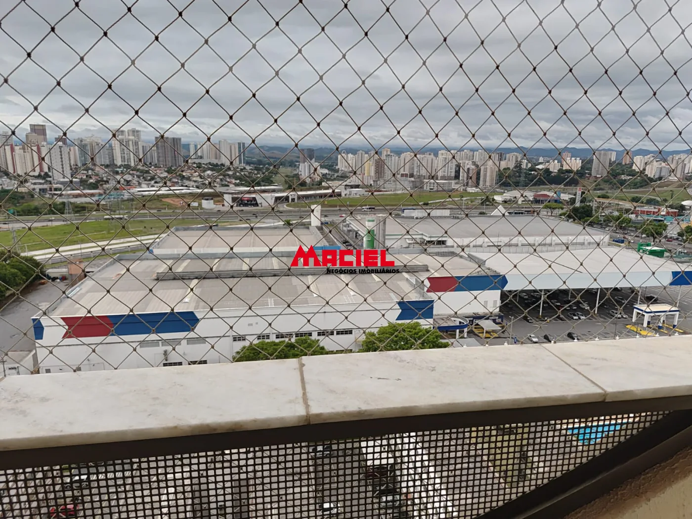 Alugar Apartamento / Padr&atilde;o em S&atilde;o Jos&eacute; dos Campos R$ 2.800,00 - Foto 13
