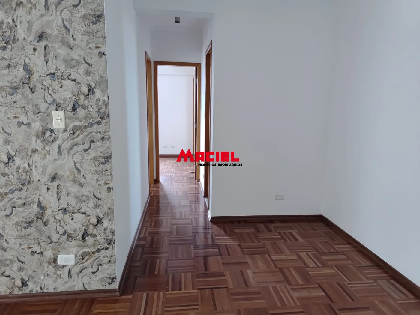 Alugar Apartamento / Padr&atilde;o em S&atilde;o Jos&eacute; dos Campos R$ 2.800,00 - Foto 4