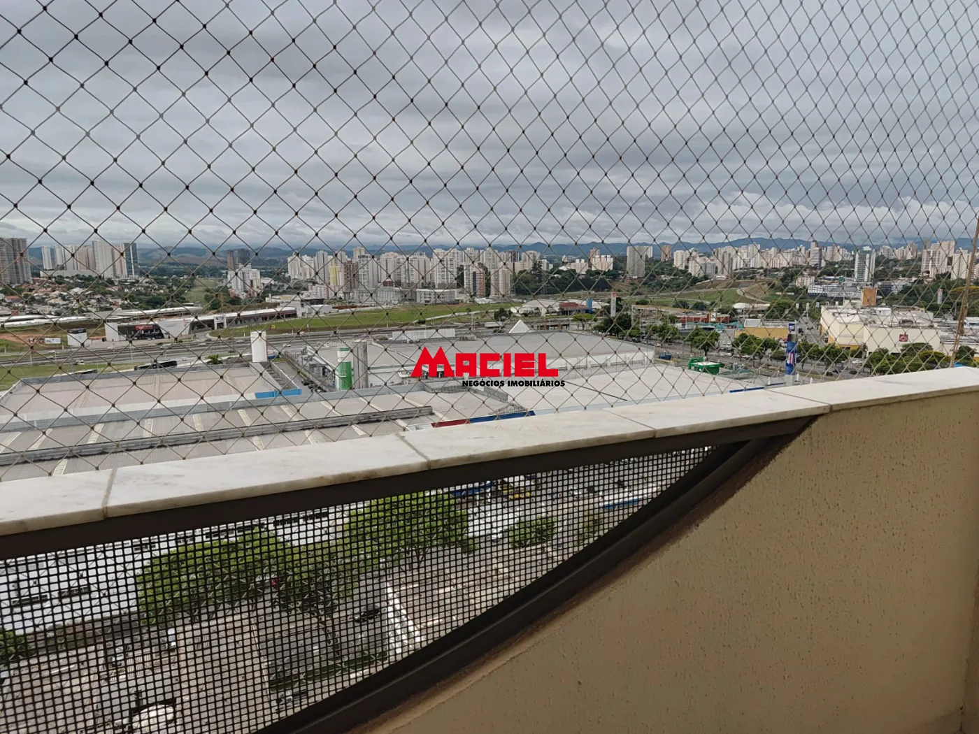 Alugar Apartamento / Padr&atilde;o em S&atilde;o Jos&eacute; dos Campos R$ 2.800,00 - Foto 12