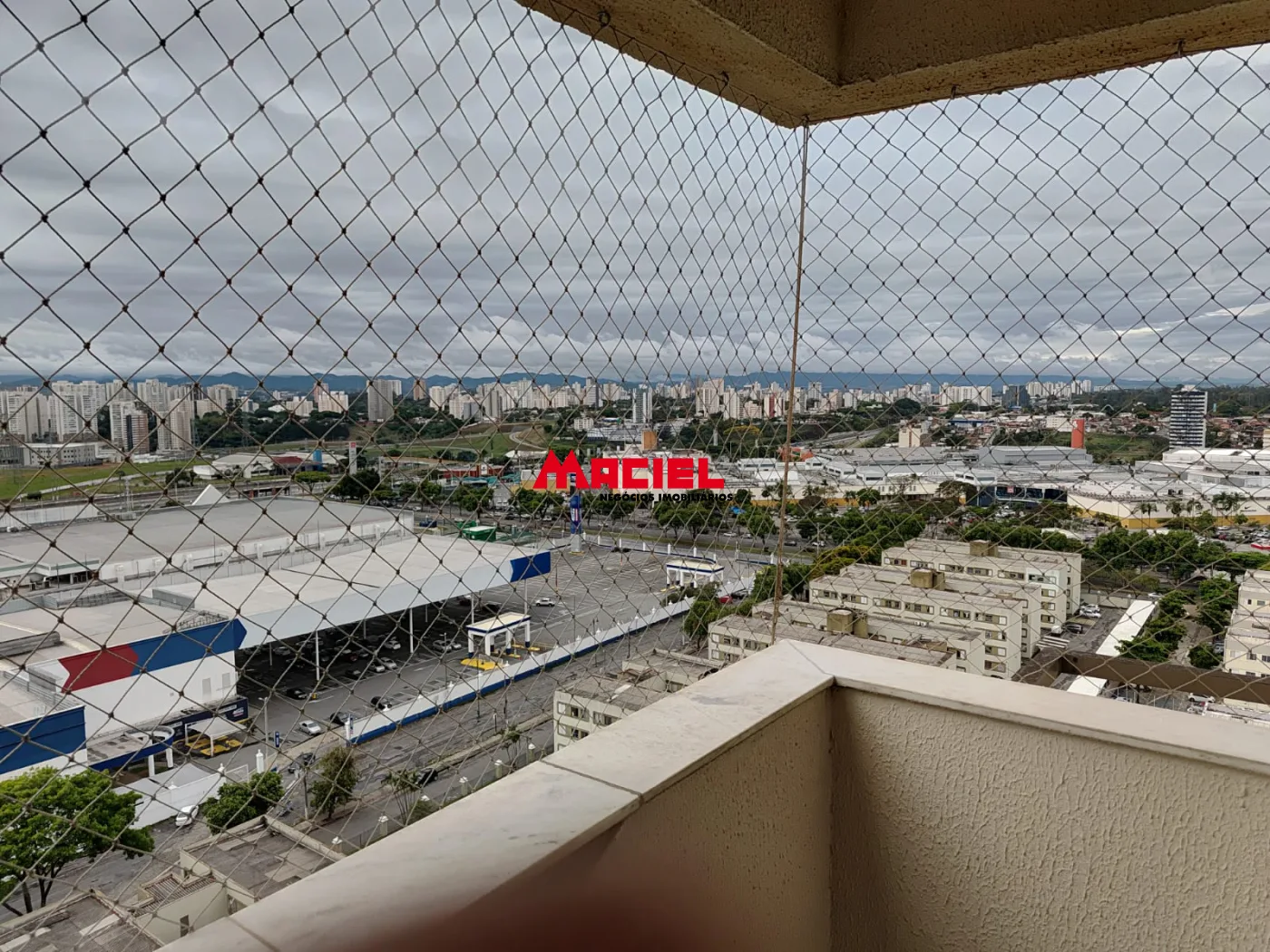 Alugar Apartamento / Padr&atilde;o em S&atilde;o Jos&eacute; dos Campos R$ 2.800,00 - Foto 11