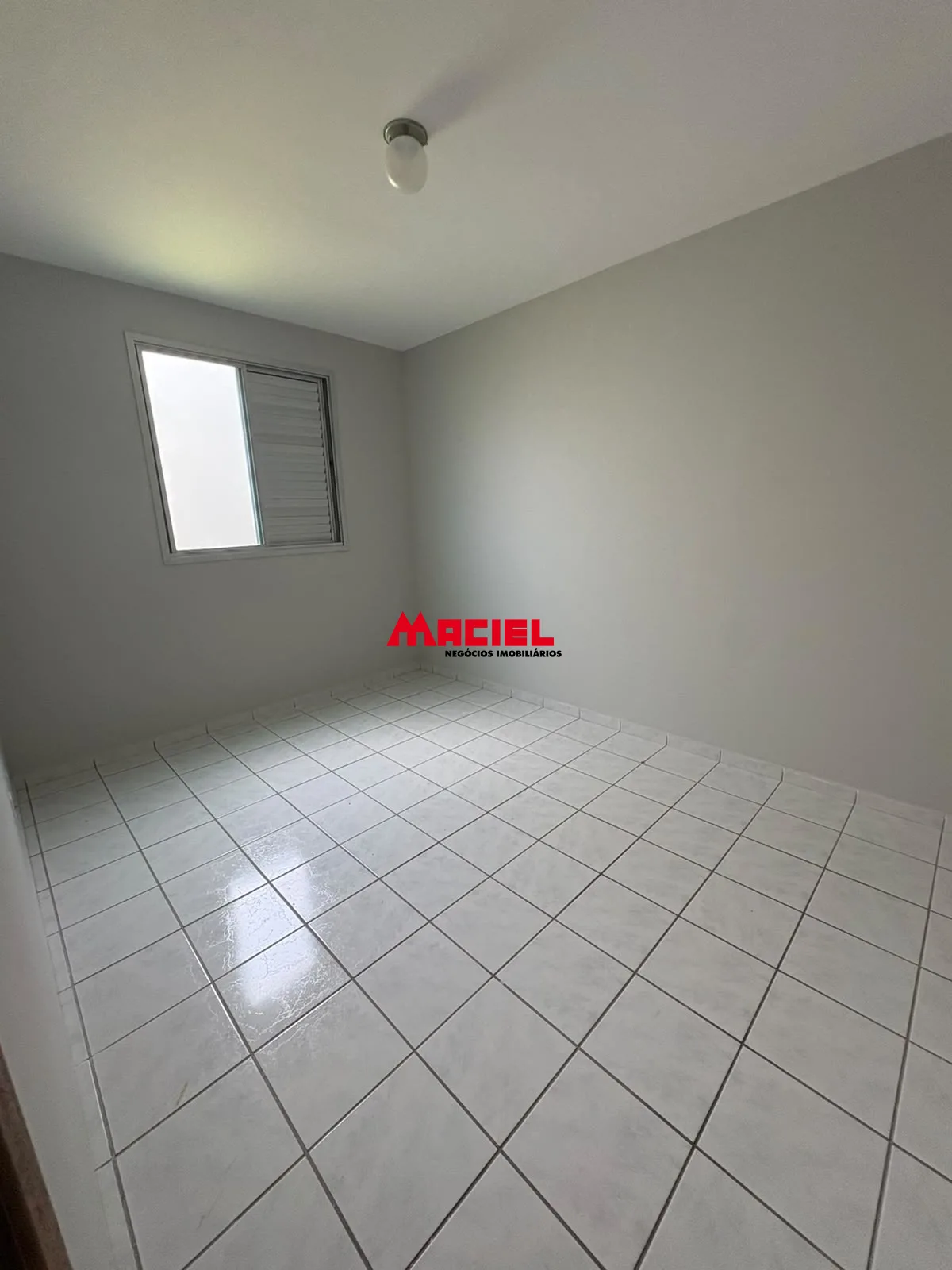 Alugar Apartamento / Padr&atilde;o em S&atilde;o Jos&eacute; dos Campos R$ 1.800,00 - Foto 1
