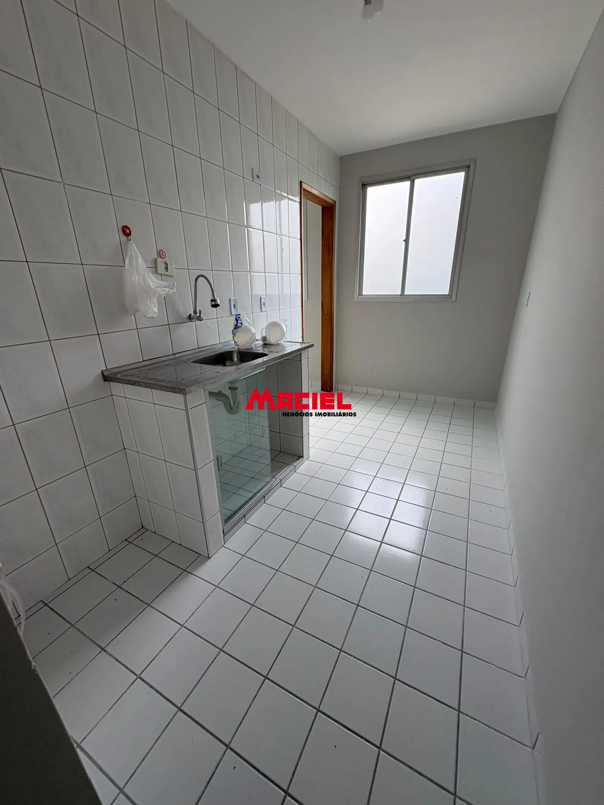 Alugar Apartamento / Padr&atilde;o em S&atilde;o Jos&eacute; dos Campos R$ 1.800,00 - Foto 4