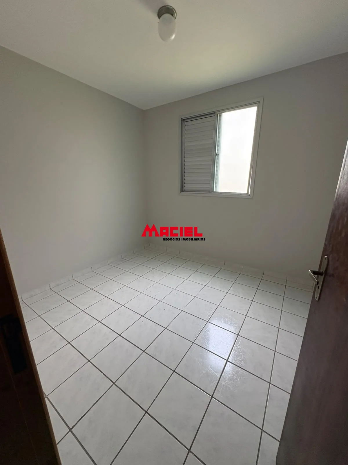 Alugar Apartamento / Padr&atilde;o em S&atilde;o Jos&eacute; dos Campos R$ 1.800,00 - Foto 8