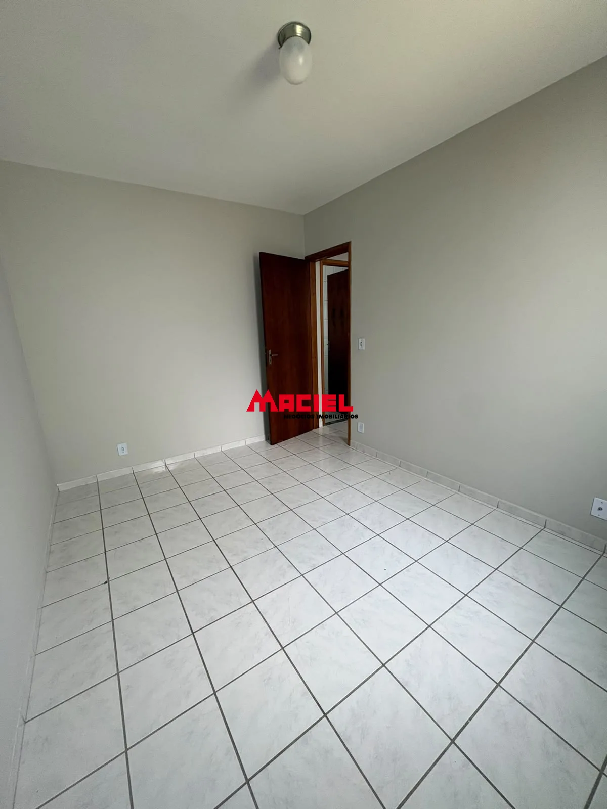 Alugar Apartamento / Padr&atilde;o em S&atilde;o Jos&eacute; dos Campos R$ 1.800,00 - Foto 10
