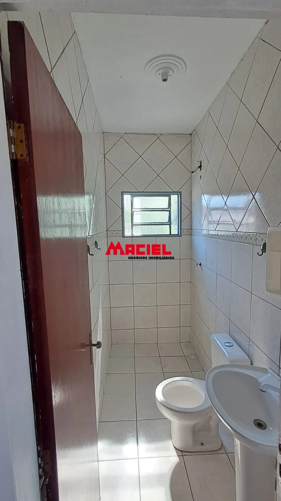 Alugar Casa / Padr&atilde;o em S&atilde;o Jos&eacute; dos Campos R$ 1.500,00 - Foto 6
