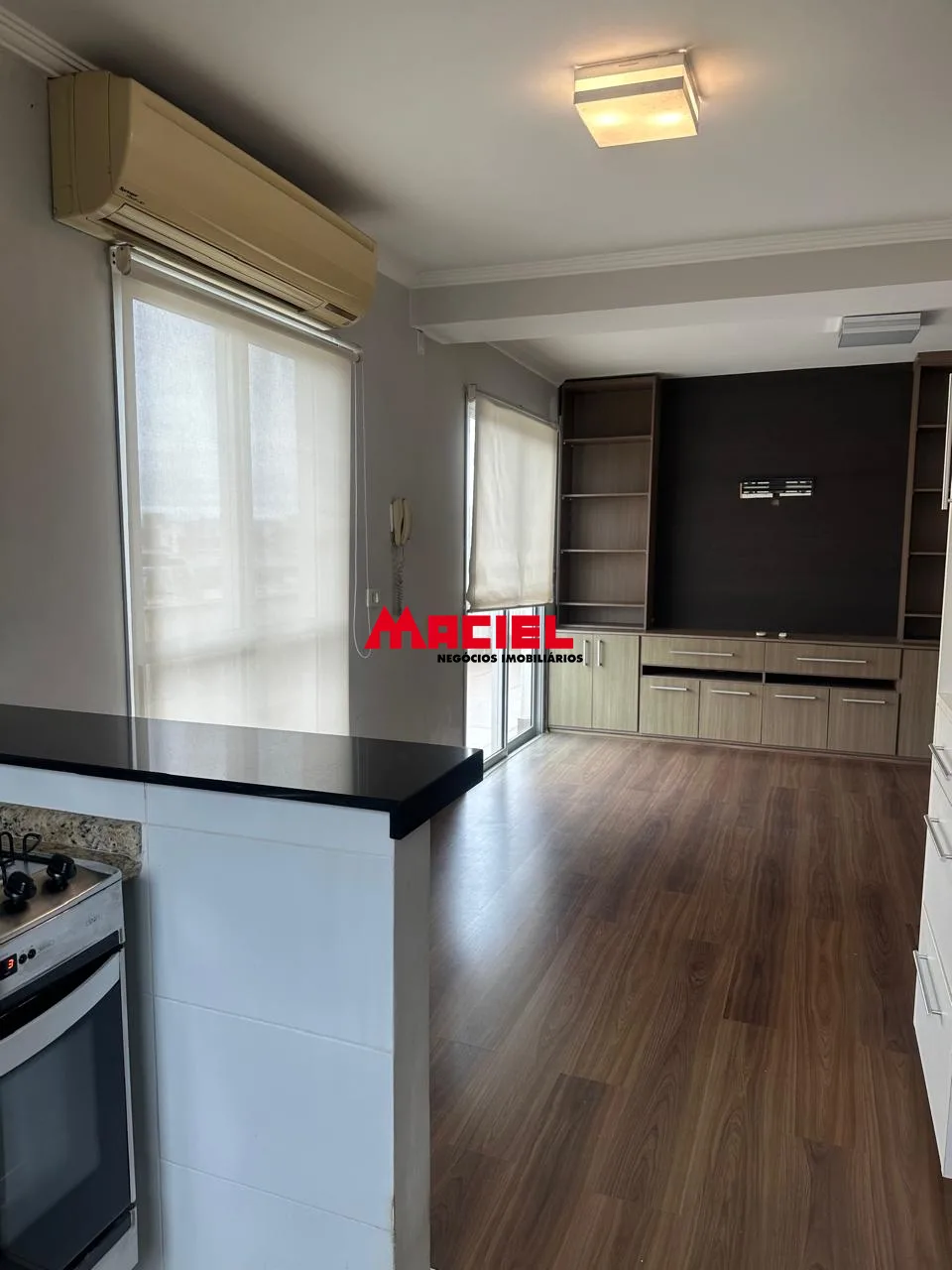 Alugar Apartamento / Mobiliado em S&atilde;o Jos&eacute; dos Campos R$ 2.900,00 - Foto 1