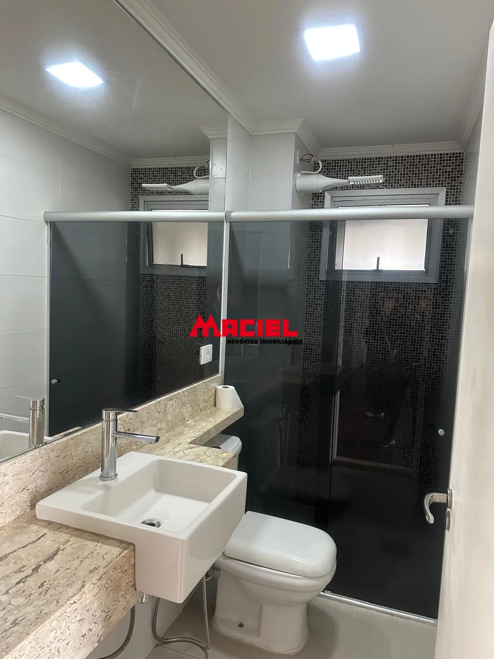 Alugar Apartamento / Mobiliado em S&atilde;o Jos&eacute; dos Campos R$ 2.900,00 - Foto 2