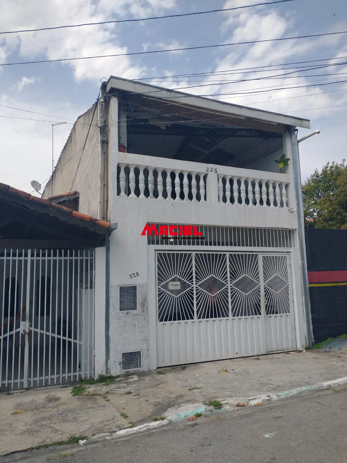 Alugar Casa / Sobrado em S&atilde;o Jos&eacute; dos Campos R$ 2.200,00 - Foto 1