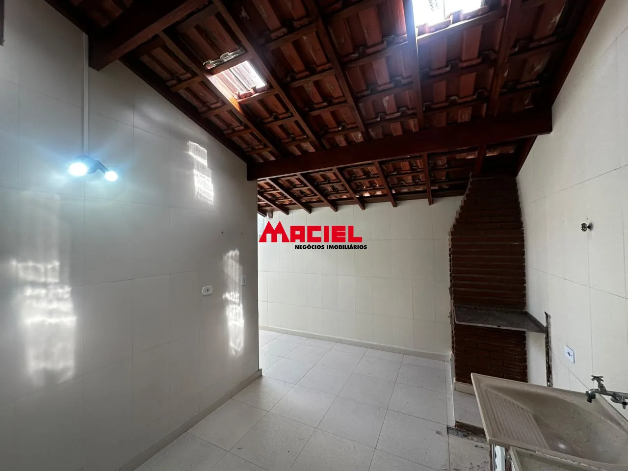 Comprar Casa / Padr&atilde;o em S&atilde;o Jos&eacute; dos Campos R$ 580.000,00 - Foto 3