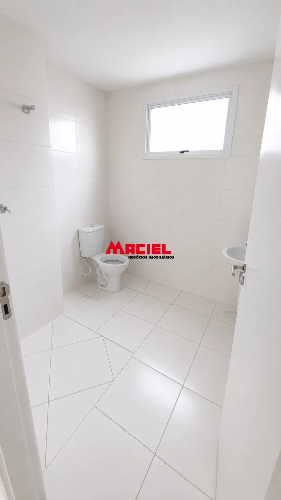 Alugar Apartamento / Padr&atilde;o em S&atilde;o Jos&eacute; dos Campos R$ 765,00 - Foto 3