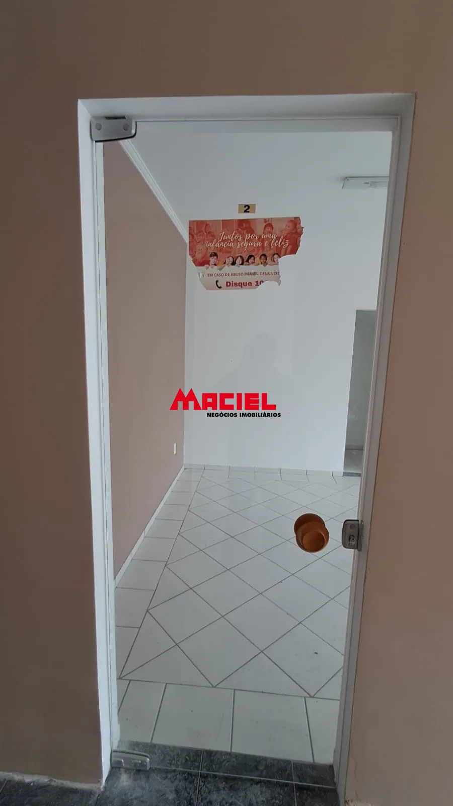 Alugar Comercial / Sala em S&atilde;o Jos&eacute; dos Campos R$ 1.000,00 - Foto 3