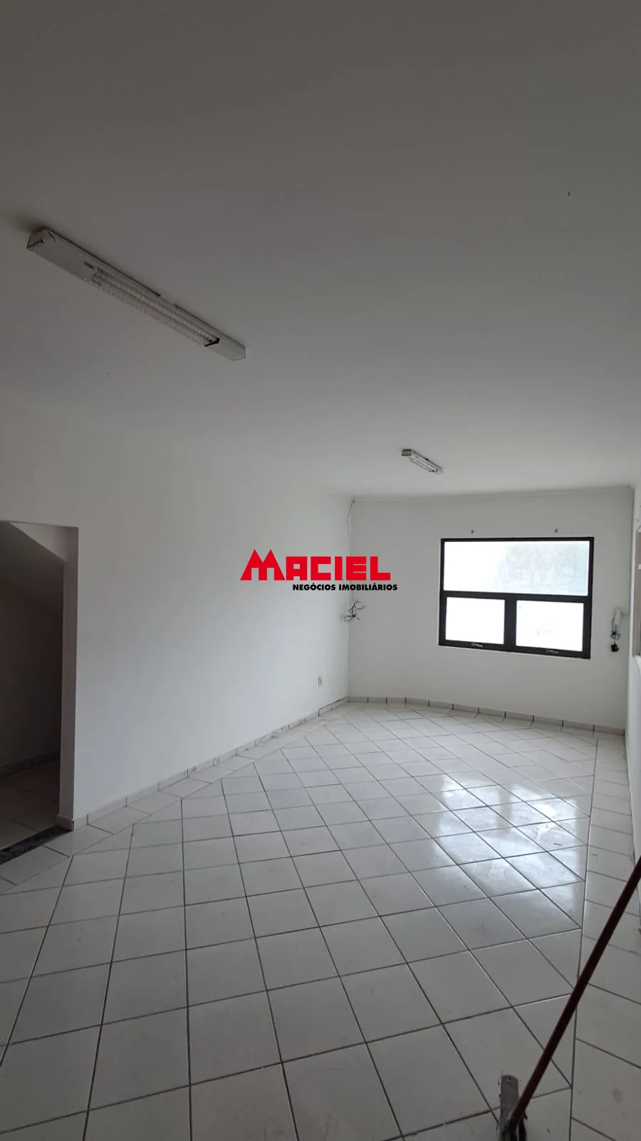 Alugar Comercial / Sala em S&atilde;o Jos&eacute; dos Campos R$ 1.000,00 - Foto 4
