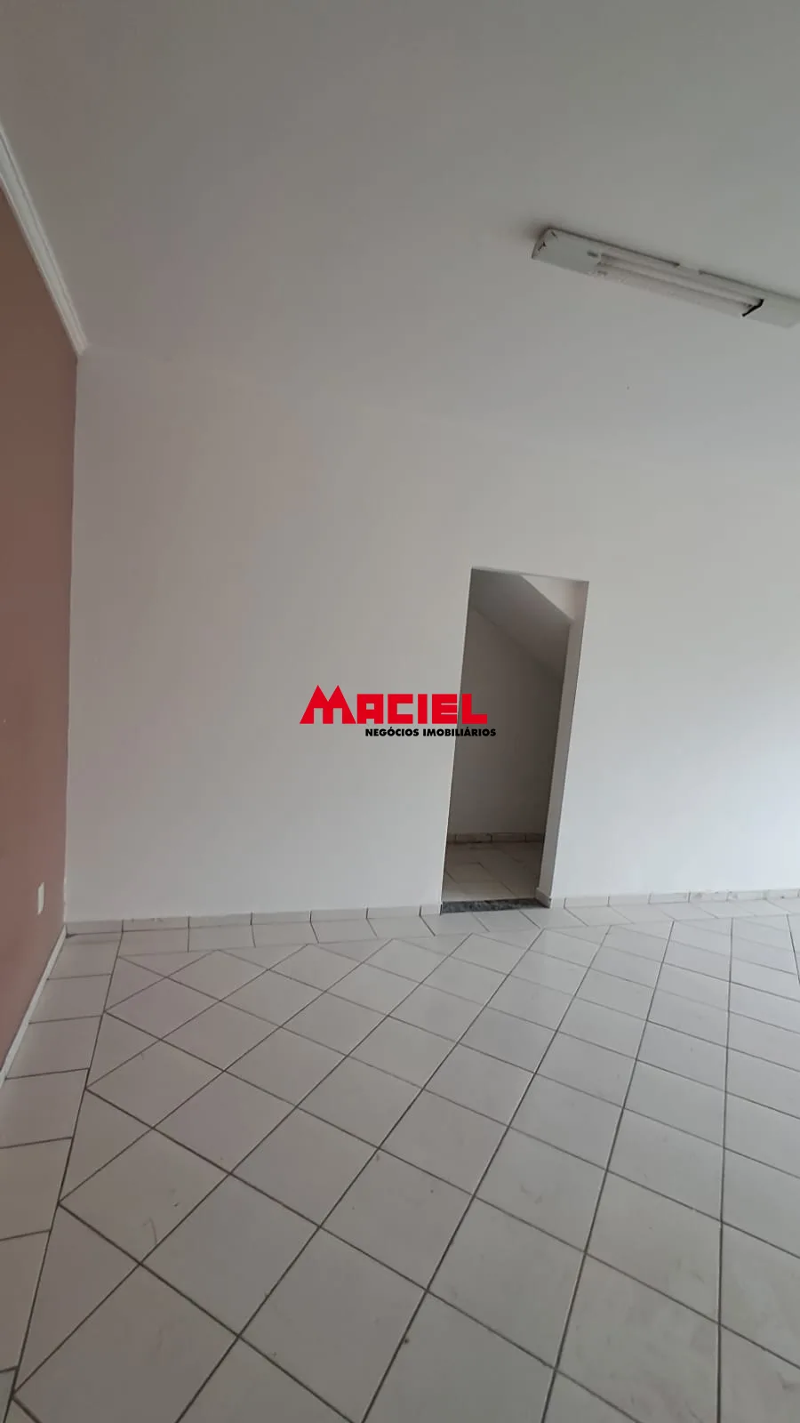 Alugar Comercial / Sala em S&atilde;o Jos&eacute; dos Campos R$ 1.000,00 - Foto 5
