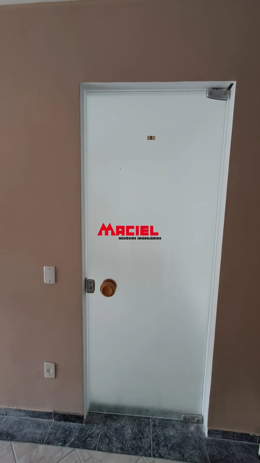 Alugar Comercial / Sala em S&atilde;o Jos&eacute; dos Campos R$ 1.000,00 - Foto 3
