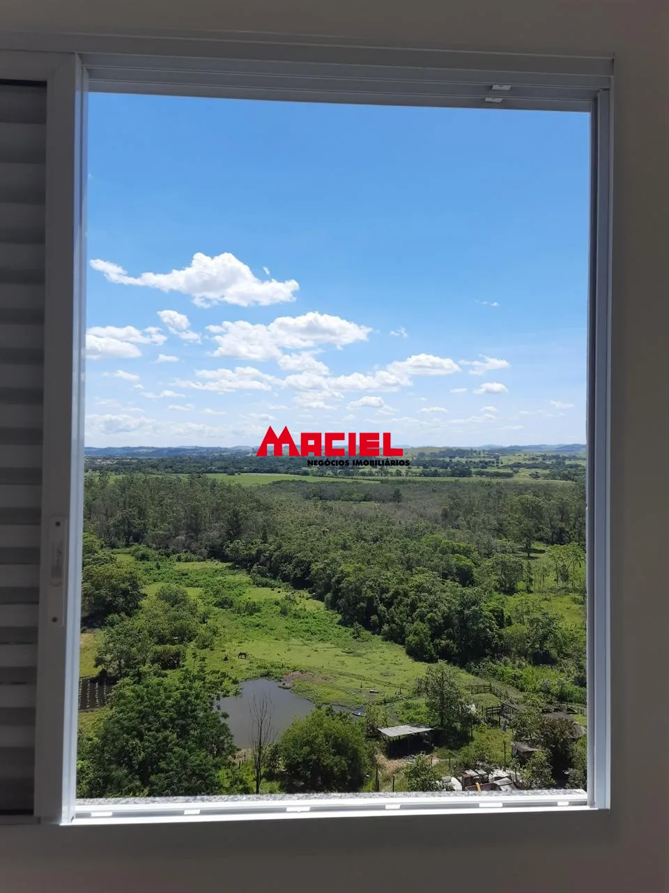 Alugar Apartamento / Padr&atilde;o em S&atilde;o Jos&eacute; dos Campos R$ 1.800,00 - Foto 15
