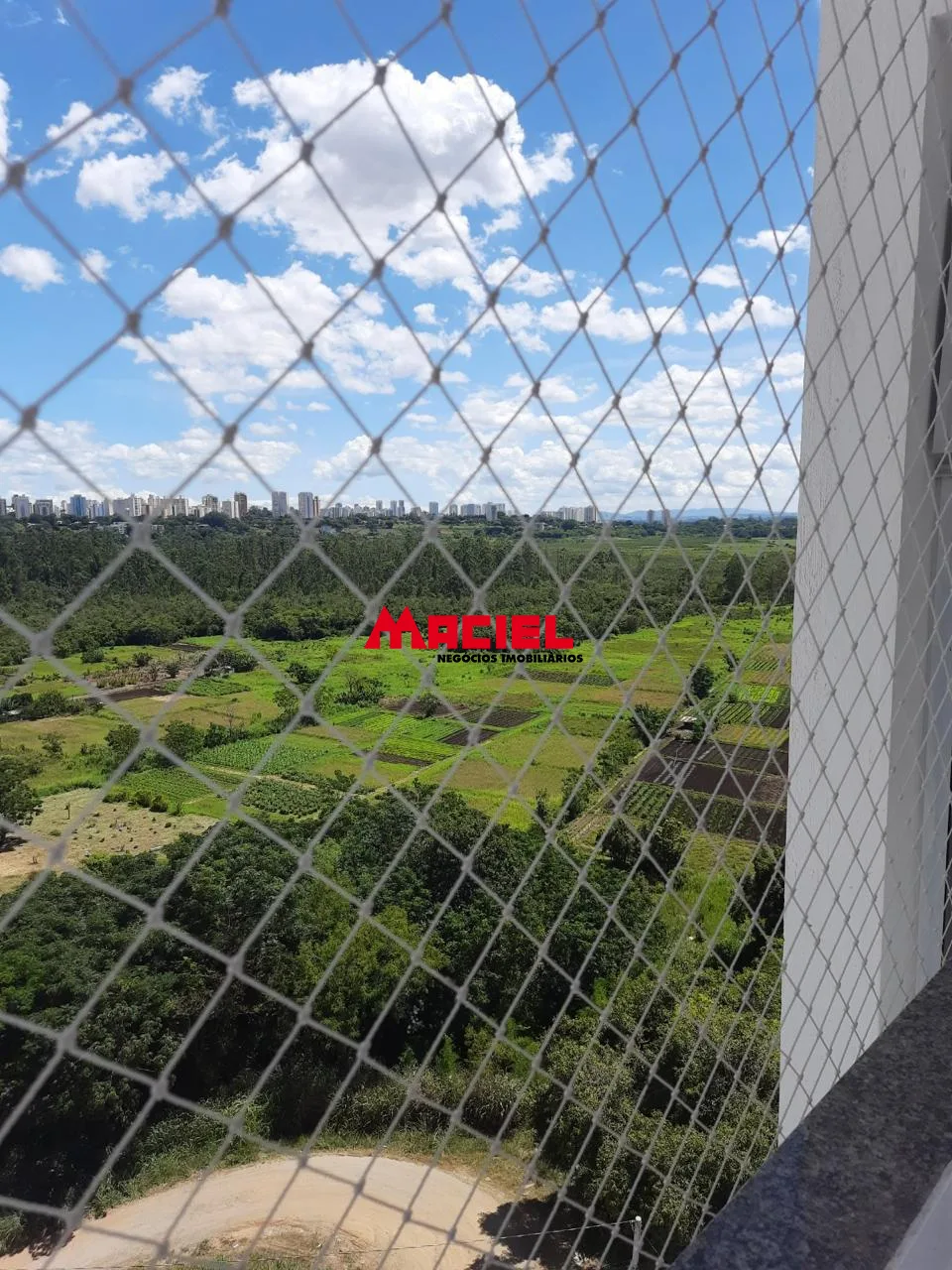 Alugar Apartamento / Padr&atilde;o em S&atilde;o Jos&eacute; dos Campos R$ 1.800,00 - Foto 17