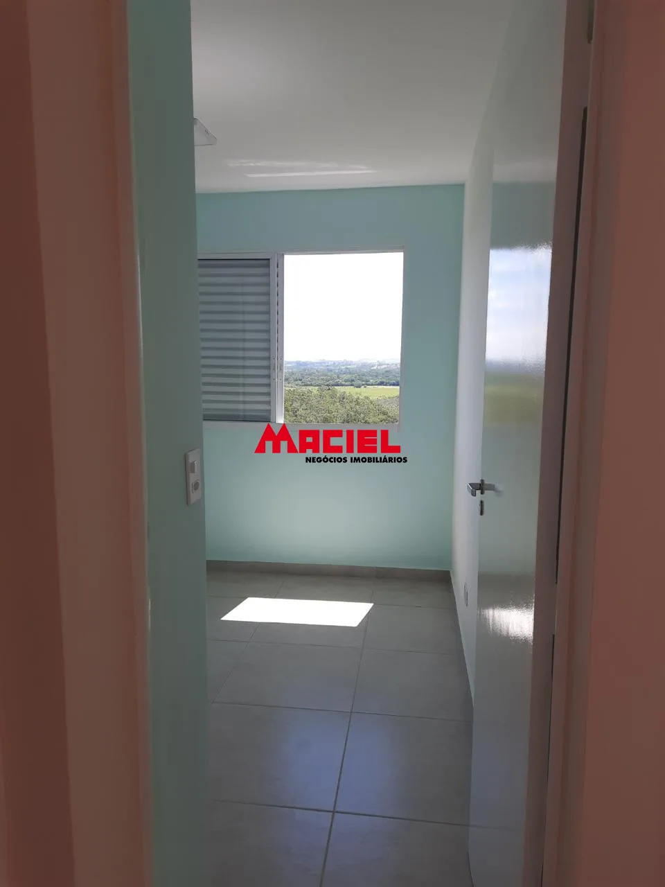 Alugar Apartamento / Padr&atilde;o em S&atilde;o Jos&eacute; dos Campos R$ 1.800,00 - Foto 4