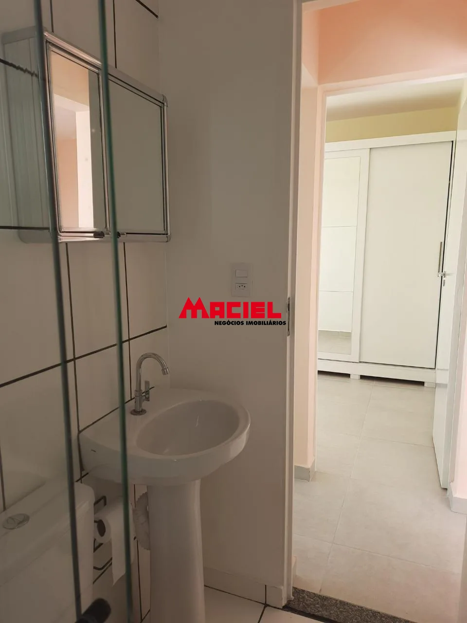 Alugar Apartamento / Padr&atilde;o em S&atilde;o Jos&eacute; dos Campos R$ 1.800,00 - Foto 12