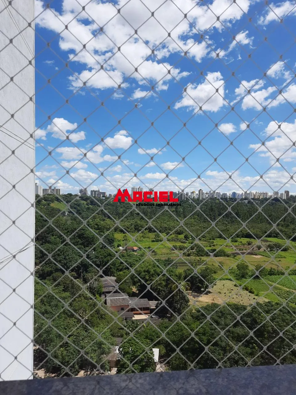 Alugar Apartamento / Padr&atilde;o em S&atilde;o Jos&eacute; dos Campos R$ 1.800,00 - Foto 14