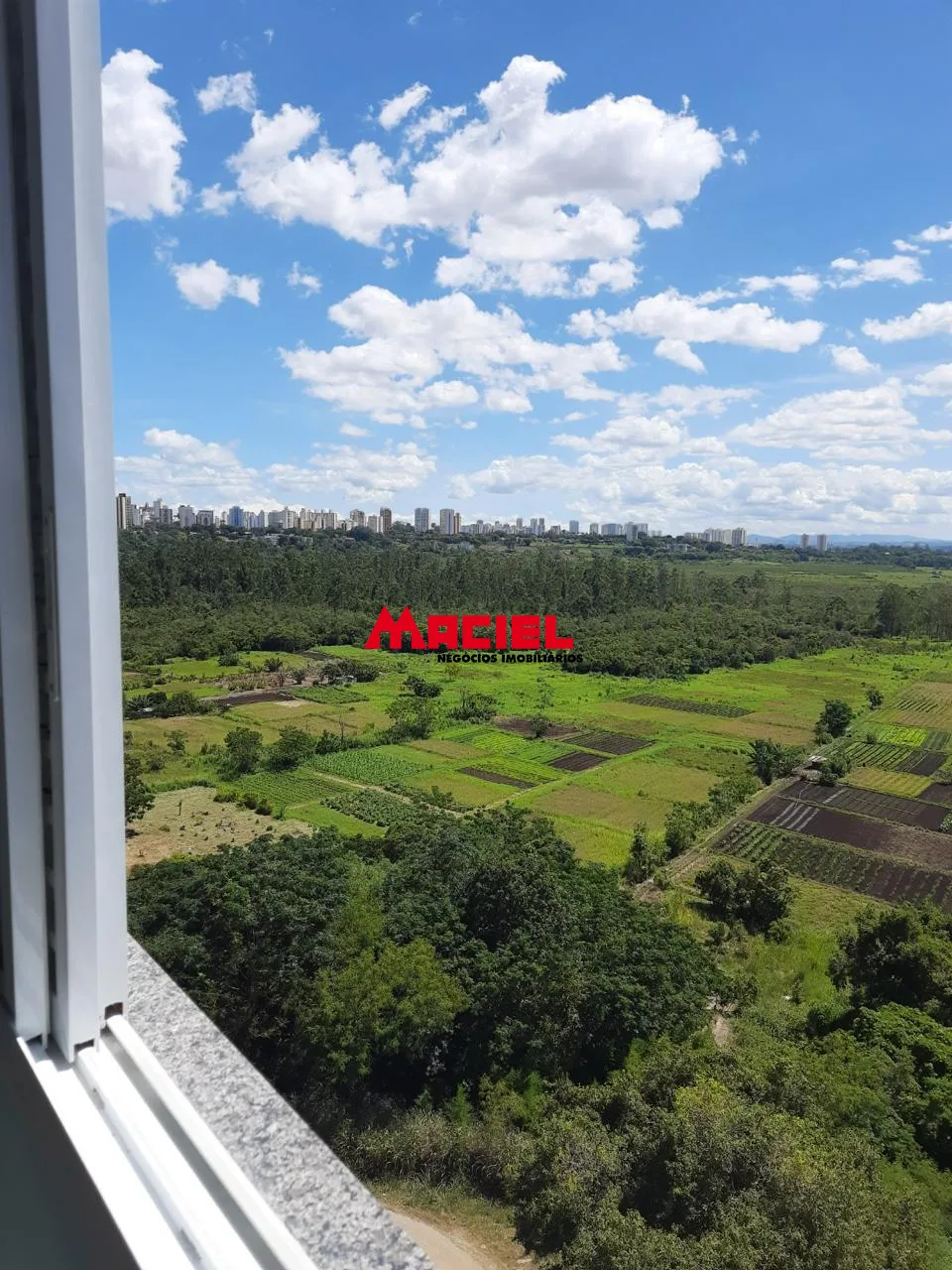 Alugar Apartamento / Padr&atilde;o em S&atilde;o Jos&eacute; dos Campos R$ 1.800,00 - Foto 16