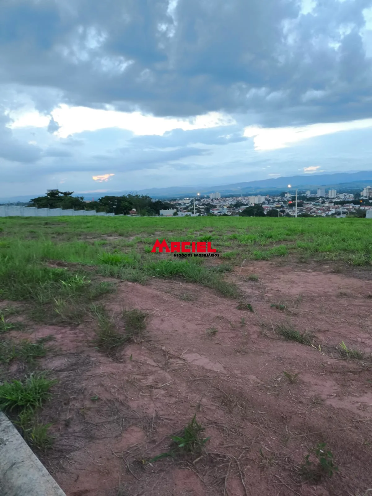 Comprar Terreno / Condom&iacute;nio em Ca&ccedil;apava R$ 360.000,00 - Foto 3