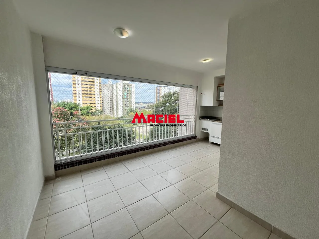 Alugar Apartamento / Padr&atilde;o em S&atilde;o Jos&eacute; dos Campos R$ 4.000,00 - Foto 2