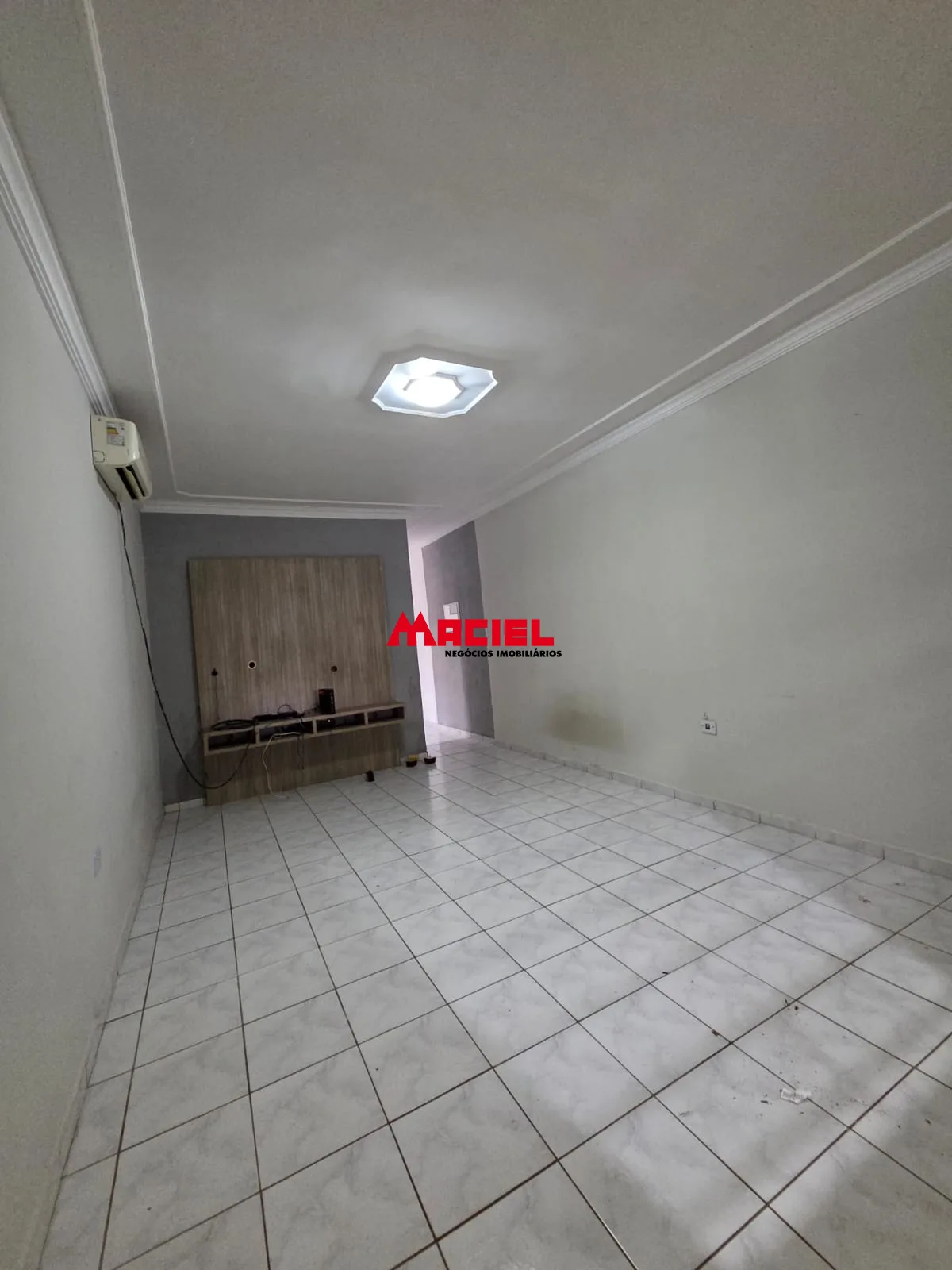 Comprar Casa / Sobrado em S&atilde;o Jos&eacute; dos Campos R$ 690.000,00 - Foto 2
