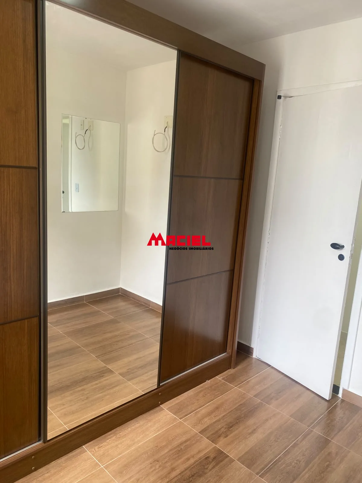Alugar Apartamento / Padr&atilde;o em S&atilde;o Jos&eacute; dos Campos R$ 2.200,00 - Foto 17