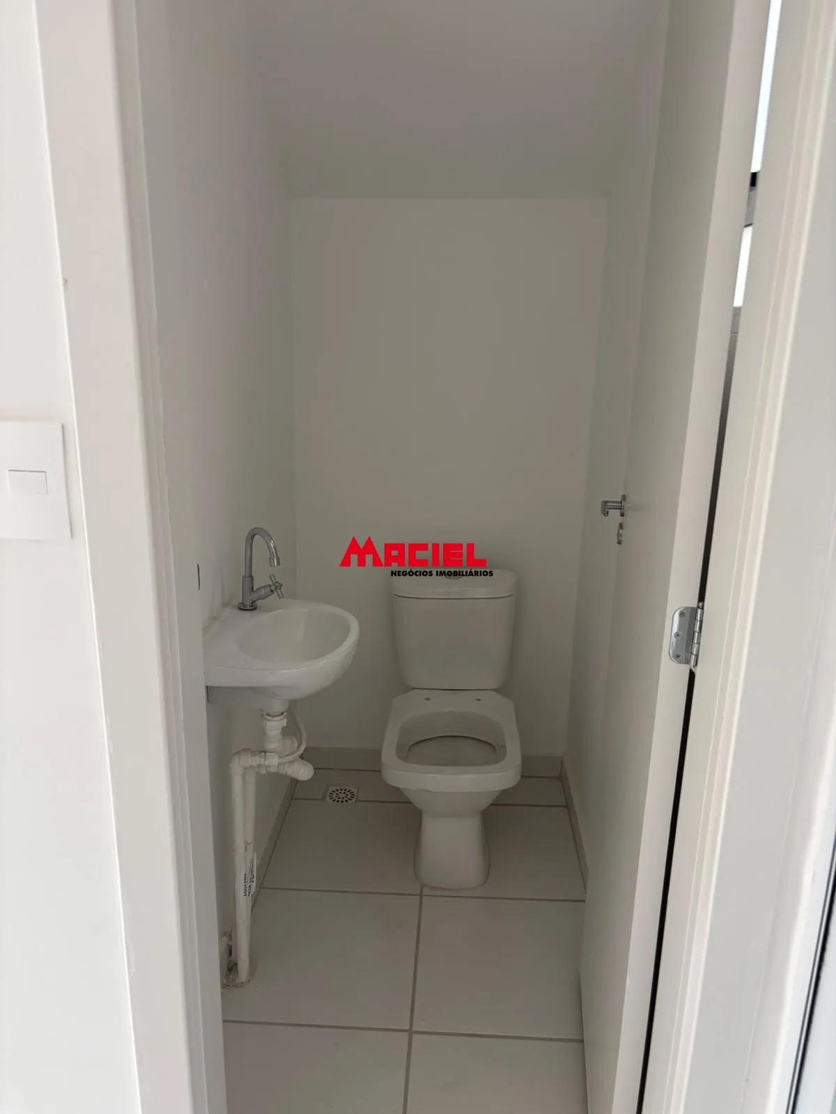 Alugar Casa / Condom&iacute;nio em S&atilde;o Jos&eacute; dos Campos R$ 1.700,00 - Foto 8