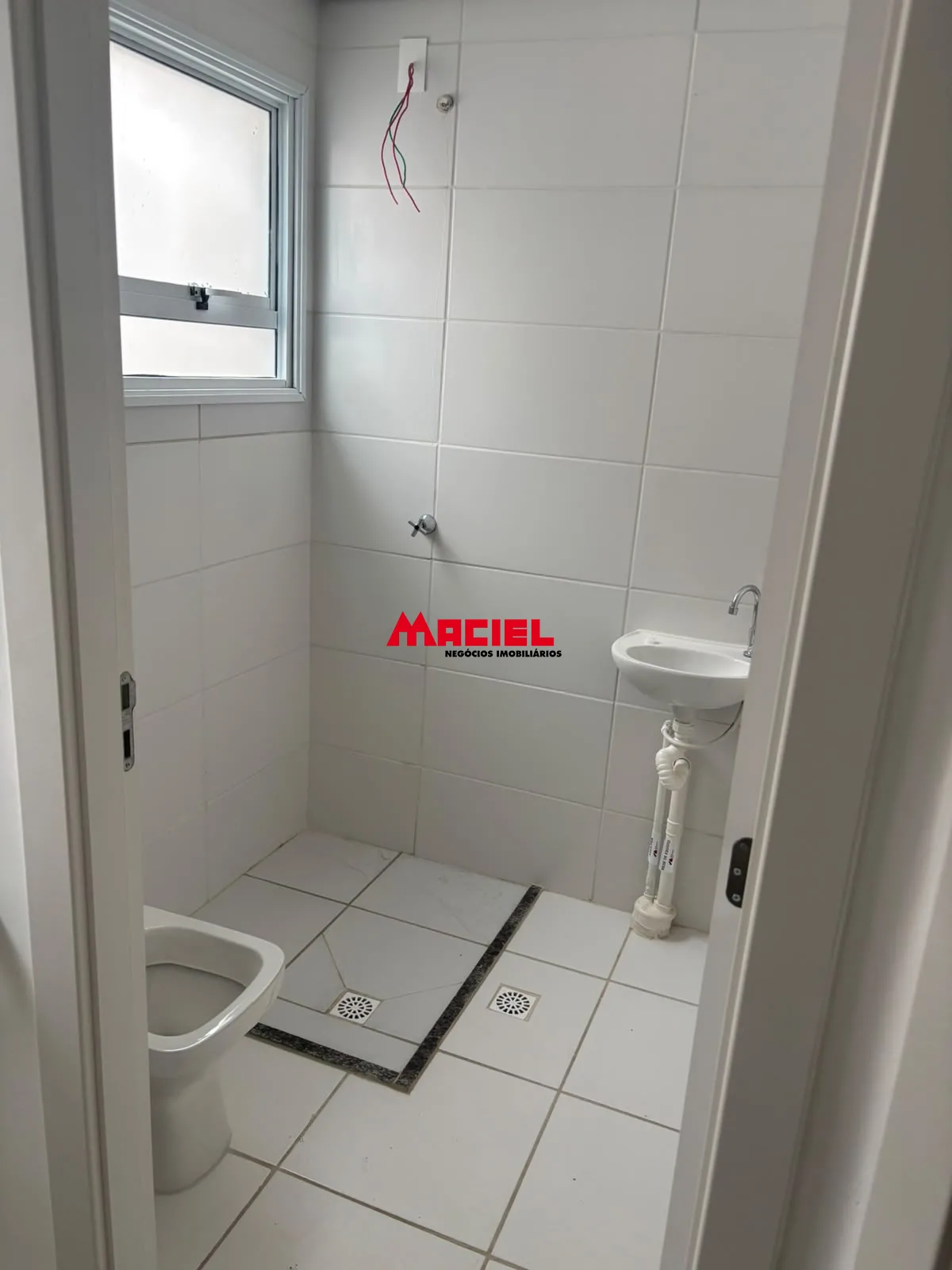 Alugar Casa / Condom&iacute;nio em S&atilde;o Jos&eacute; dos Campos R$ 1.700,00 - Foto 9