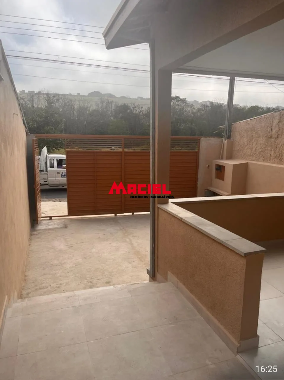 Comprar Casa / Padr&atilde;o em S&atilde;o Jos&eacute; dos Campos R$ 380.000,00 - Foto 1