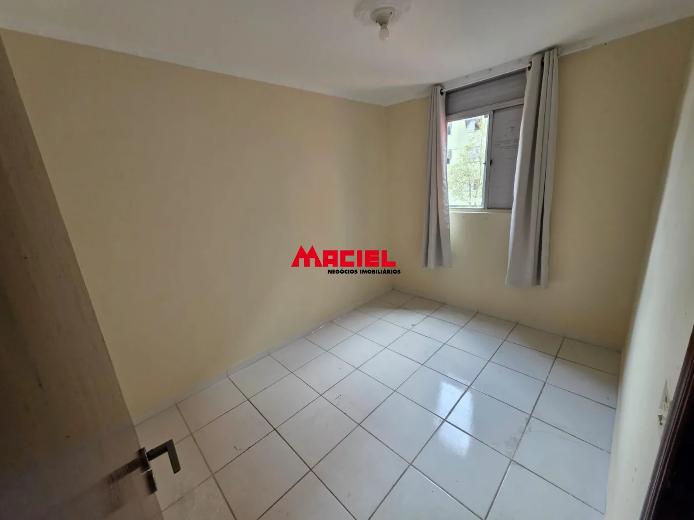 Alugar Apartamento / Padr&atilde;o em S&atilde;o Jos&eacute; dos Campos R$ 1.615,00 - Foto 4