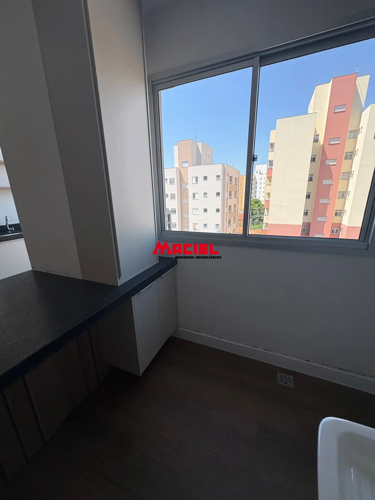 Alugar Apartamento / Padr&atilde;o em S&atilde;o Jos&eacute; dos Campos R$ 3.000,00 - Foto 2