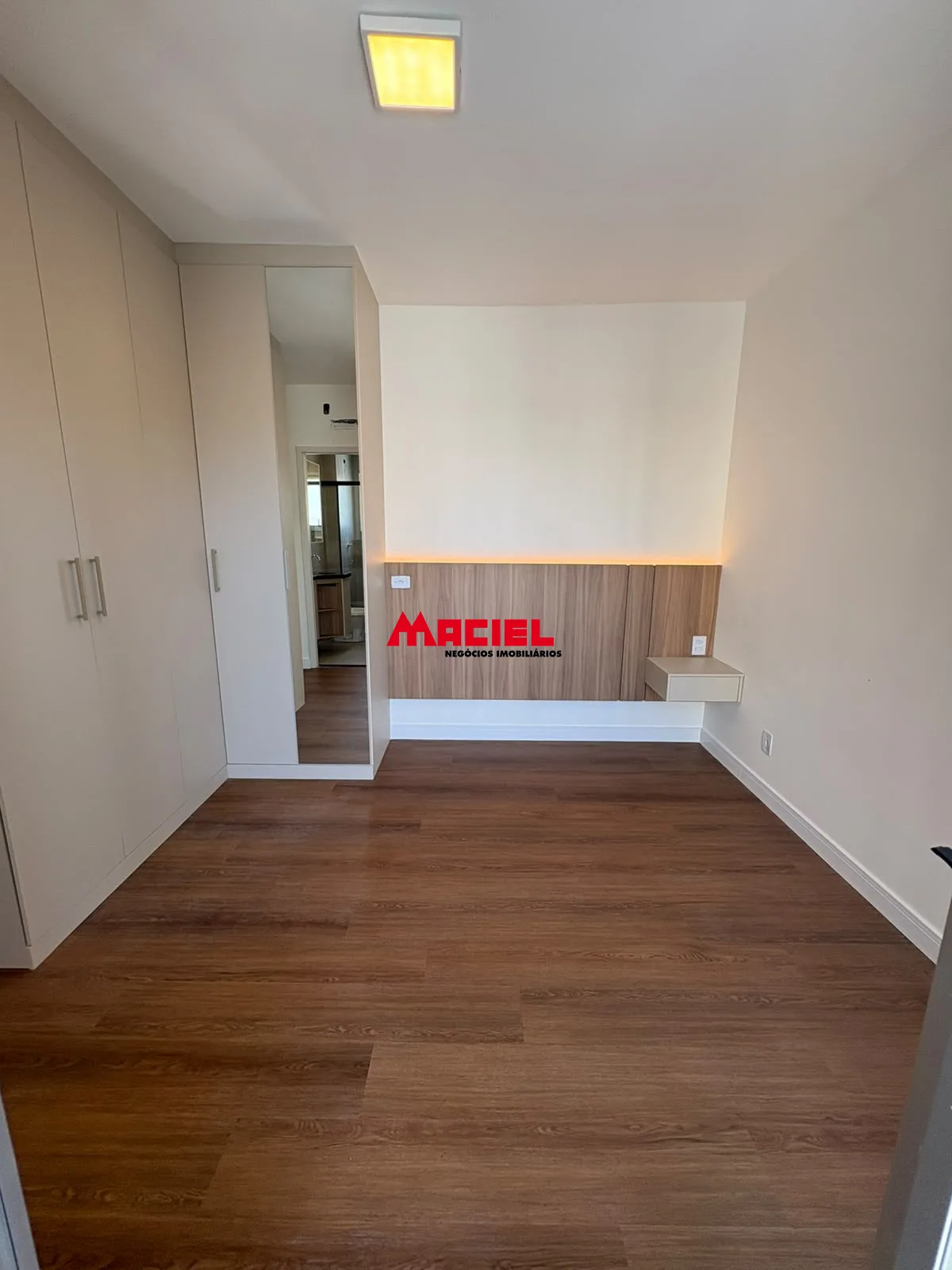 Alugar Apartamento / Padr&atilde;o em S&atilde;o Jos&eacute; dos Campos R$ 3.000,00 - Foto 3
