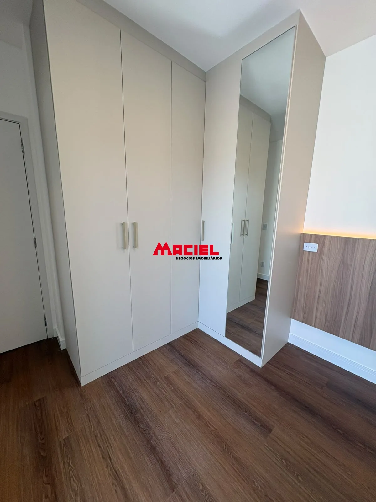 Alugar Apartamento / Padr&atilde;o em S&atilde;o Jos&eacute; dos Campos R$ 3.000,00 - Foto 6