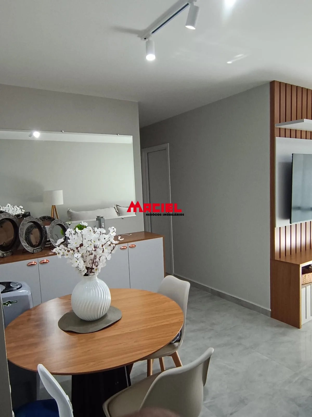 Alugar Apartamento / Padr&atilde;o em S&atilde;o Jos&eacute; dos Campos R$ 2.800,00 - Foto 3