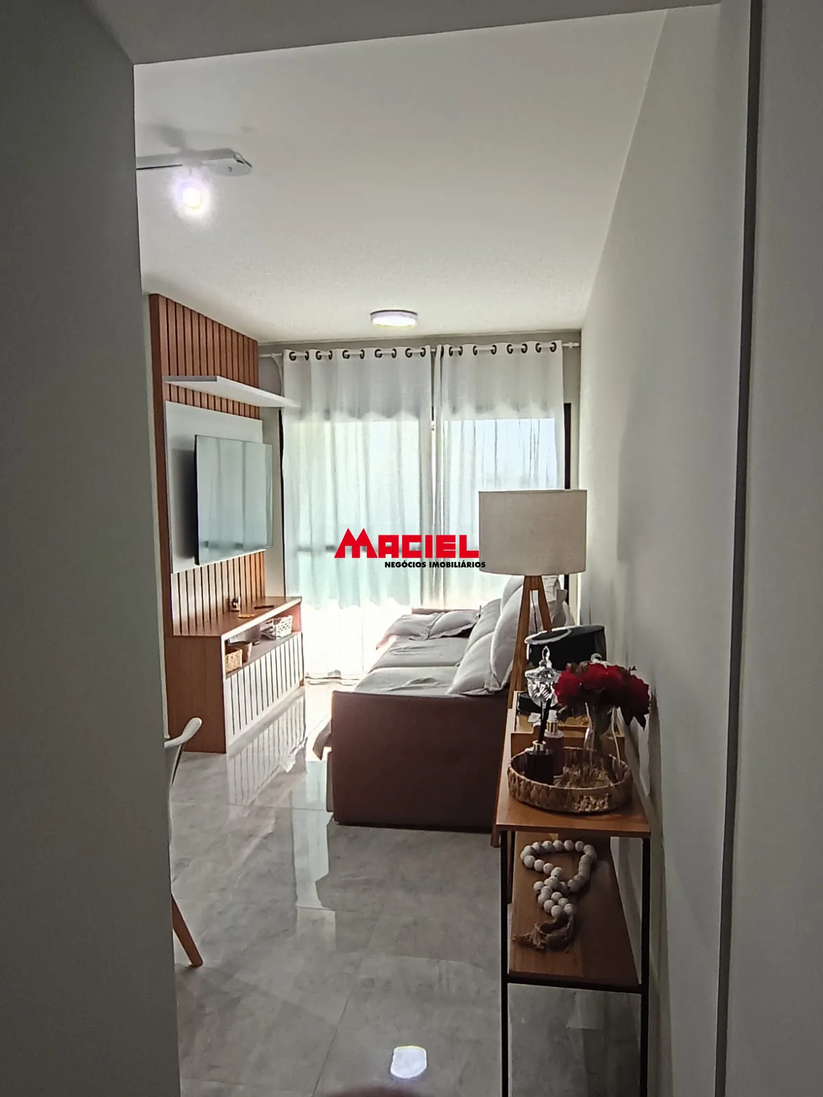 Alugar Apartamento / Padr&atilde;o em S&atilde;o Jos&eacute; dos Campos R$ 2.800,00 - Foto 4