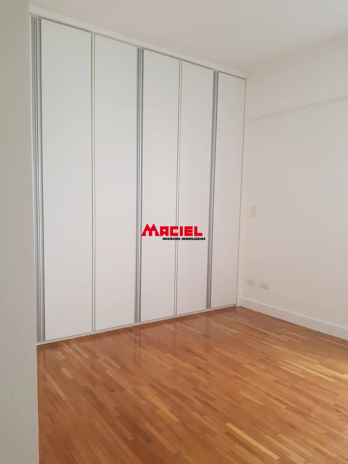 Alugar Apartamento / Padr&atilde;o em S&atilde;o Jos&eacute; dos Campos R$ 4.200,00 - Foto 4