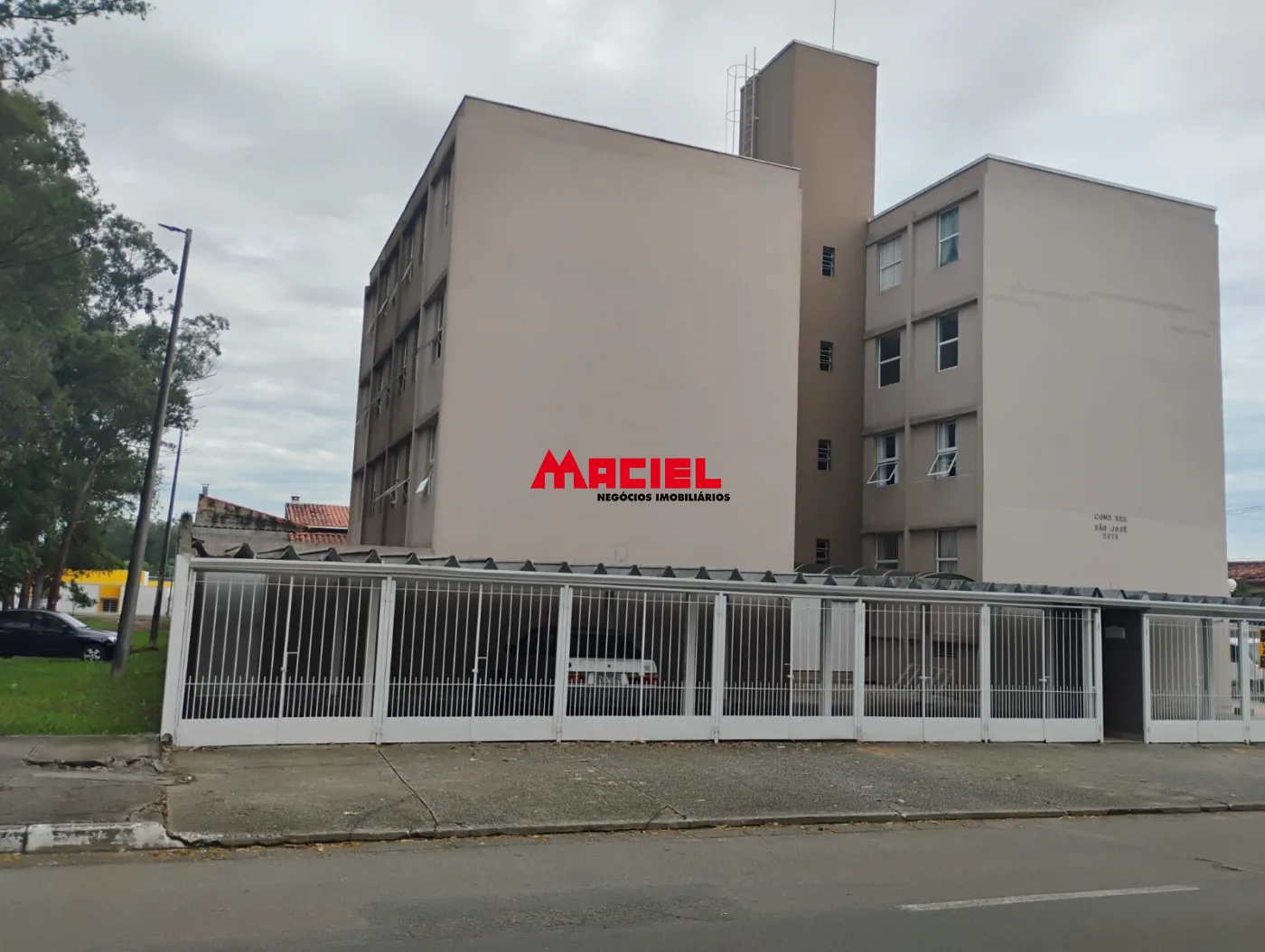 Alugar Apartamento / Padr&atilde;o em S&atilde;o Jos&eacute; dos Campos R$ 1.700,00 - Foto 1