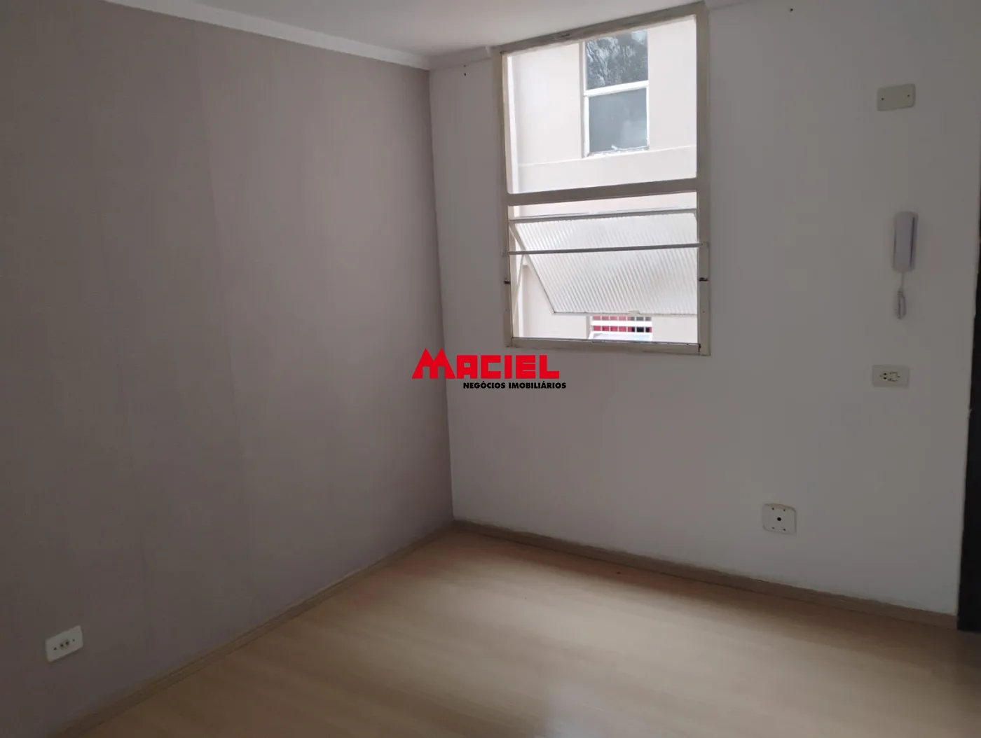 Alugar Apartamento / Padr&atilde;o em S&atilde;o Jos&eacute; dos Campos R$ 1.700,00 - Foto 2