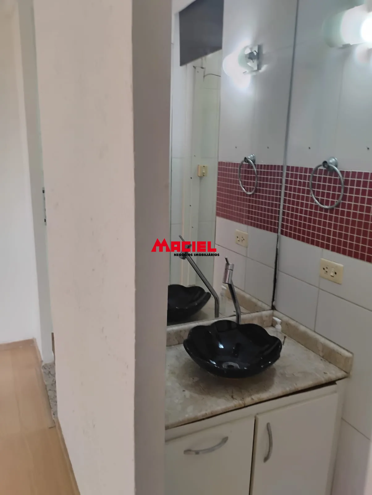 Alugar Apartamento / Padr&atilde;o em S&atilde;o Jos&eacute; dos Campos R$ 1.700,00 - Foto 8