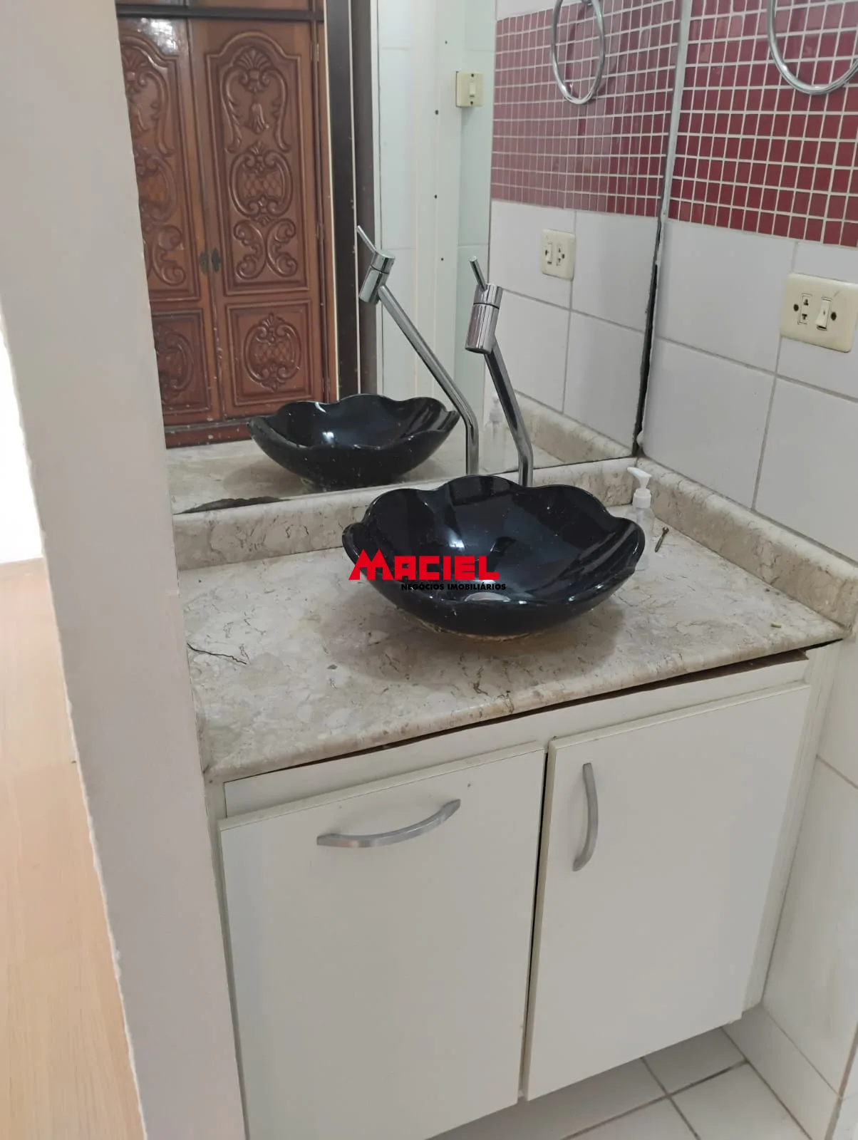 Alugar Apartamento / Padr&atilde;o em S&atilde;o Jos&eacute; dos Campos R$ 1.700,00 - Foto 10