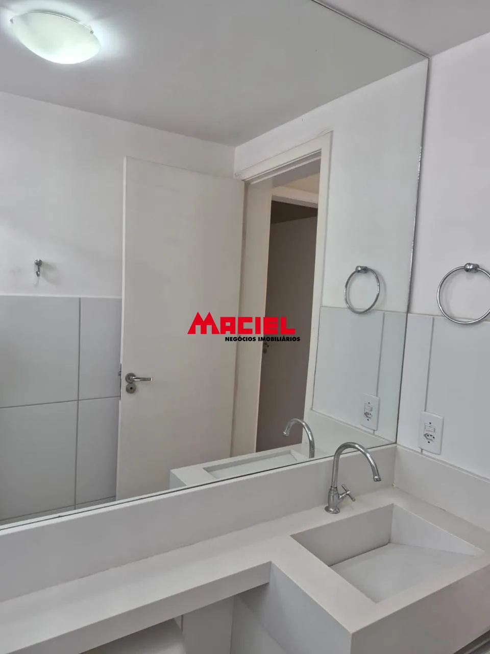 Alugar Apartamento / Mobiliado em S&atilde;o Jos&eacute; dos Campos R$ 2.300,00 - Foto 17