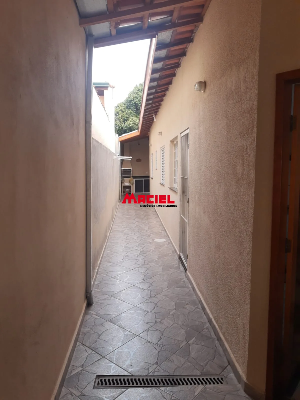 Comprar Casa / Padr&atilde;o em S&atilde;o Jos&eacute; dos Campos R$ 371.000,00 - Foto 1