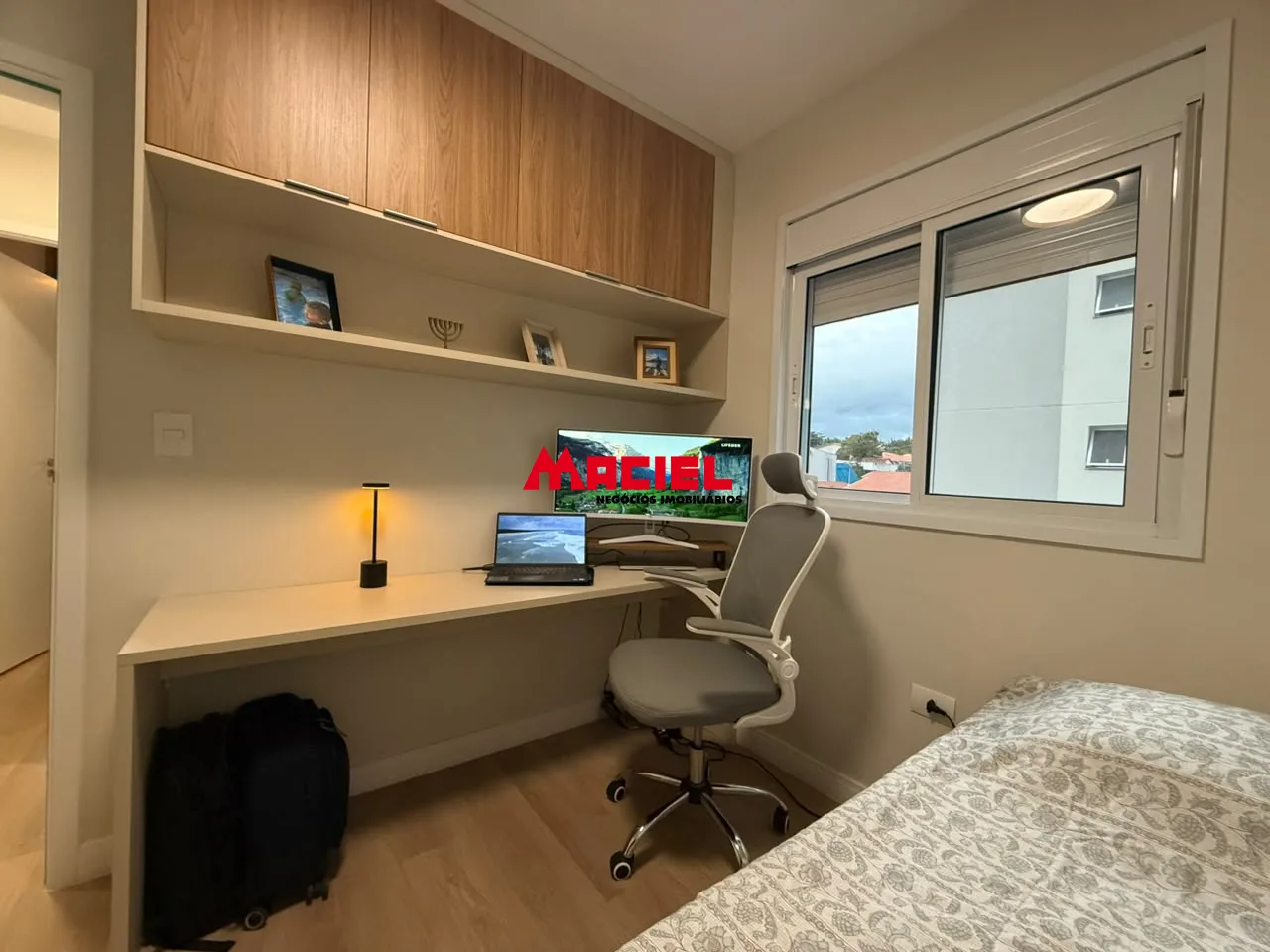 Alugar Apartamento / Mobiliado em S&atilde;o Jos&eacute; dos Campos R$ 3.000,00 - Foto 4