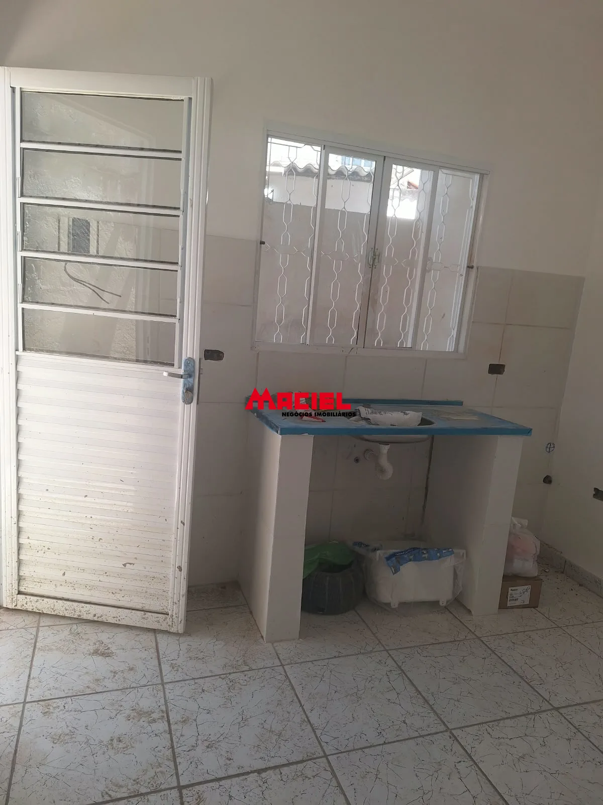 Alugar Casa / Padr&atilde;o em S&atilde;o Jos&eacute; dos Campos R$ 1.750,00 - Foto 3